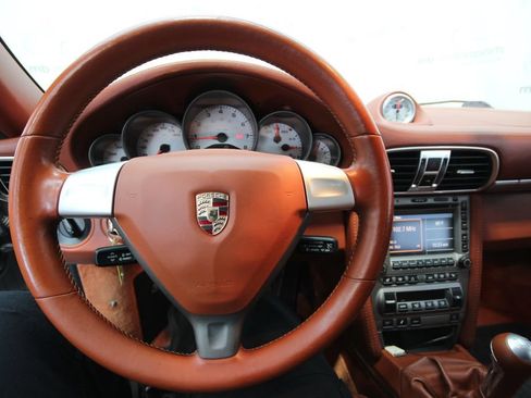 Used 2006 Porsche 911 Carrera S RWD image 19