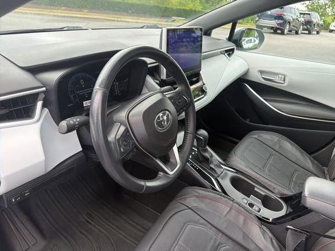 Used 2025 Toyota Corolla SE w/ SE Premium Package FWD image 7