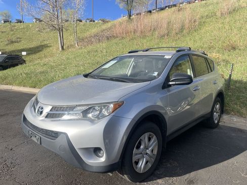 Used 2015 Toyota RAV4 LE image 2