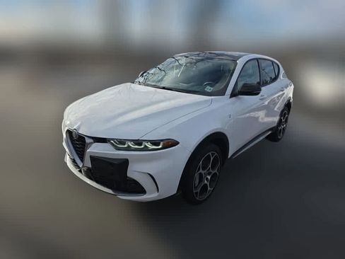 Used 2024 Alfa Romeo Tonale Ti image 3