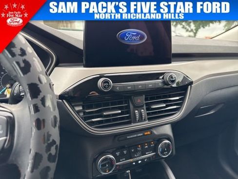 Used 2022 Ford Escape SEL FWD image 9