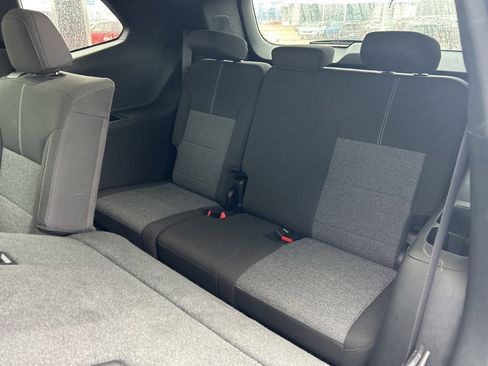 Used 2025 GMC Acadia Elevation image 11