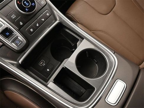 Used 2021 Hyundai Santa Fe Limited image 9