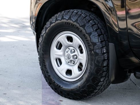 Used 2022 Nissan Frontier S w/ Technology Package image 48