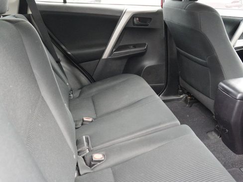 Used 2018 Toyota RAV4 LE FWD image 11