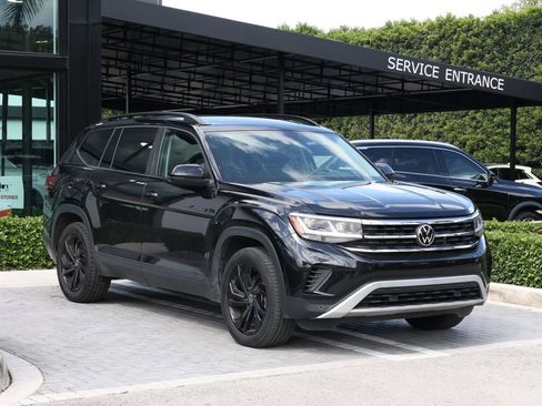 Used 2022 Volkswagen Atlas SE FWD image 2