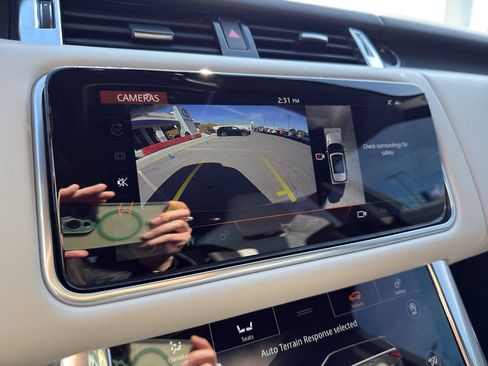 Used 2022 Land Rover Range Rover Sport SVR image 17