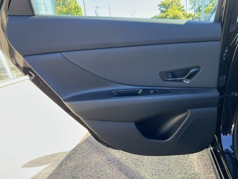 Certified 2025 Hyundai Elantra Sport image 25