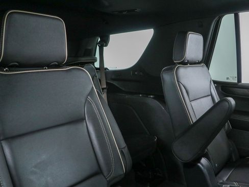 Used 2025 GMC Yukon Elevation w/ Elevation Premium Package AWD/4WD image 34