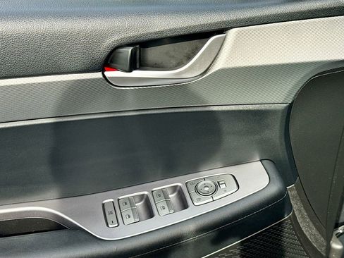 Used 2021 Hyundai Palisade SE FWD image 22