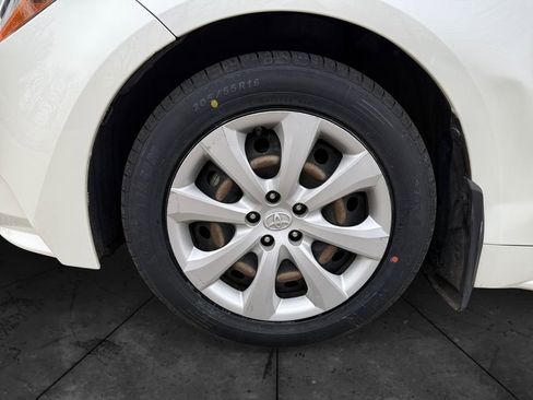 Used 2021 Toyota Corolla LE w/ Carpet Mat Package (TMS) image 14