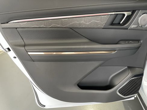 New 2026 Buick Enclave Avenir w/ Super Cruise Package image 12