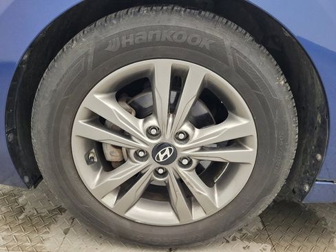 Used 2017 Hyundai Elantra SE image 31