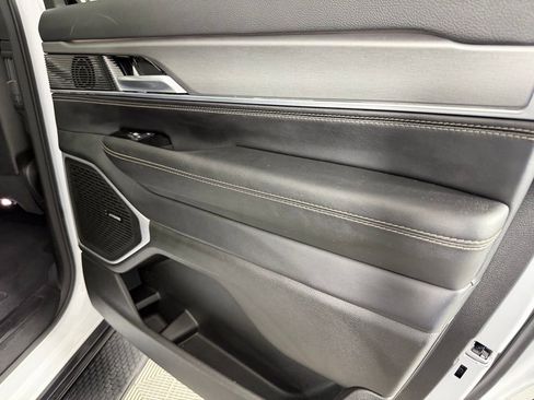 Used 2024 Jeep Wagoneer Series II image 34