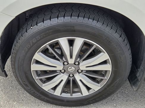 Used 2017 Nissan Pathfinder SL w/ SL Tech Package FWD image 14