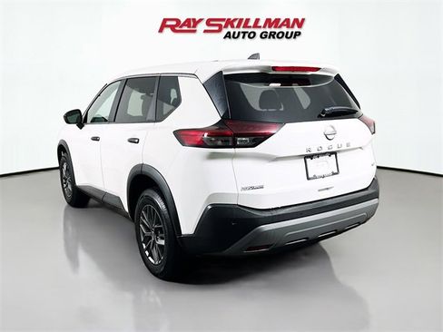 Used 2023 Nissan Rogue S image 5