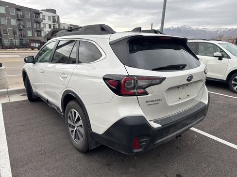 Used 2020 Subaru Outback Premium image 5