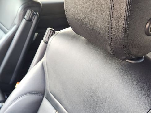 Used 2019 Land Rover Discovery HSE image 16