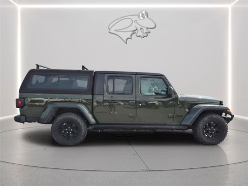 Used 2022 Jeep Gladiator Sport AWD/4WD image 4