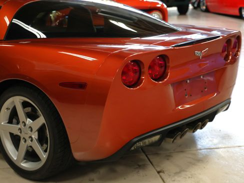 Used 2005 Chevrolet Corvette 2dr Cpe w/ Performance Handling Package image 39
