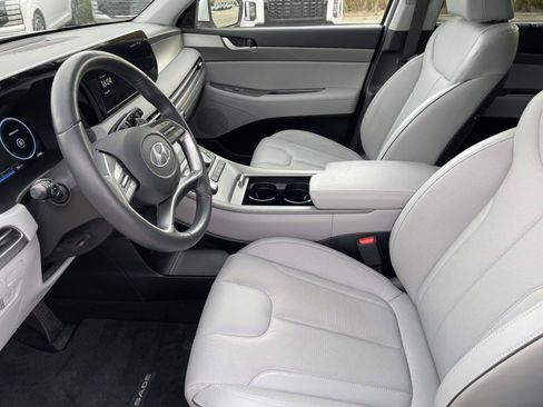 Certified 2025 Hyundai Palisade SEL image 12