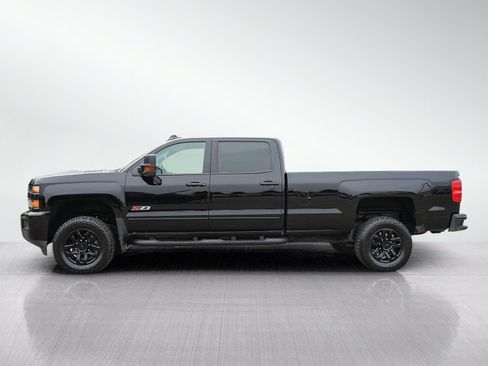 Used 2019 Chevrolet Silverado 2500 LTZ w/ Midnight Edition AWD/4WD image 2