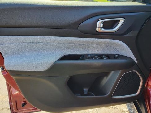 Used 2022 Jeep Compass Latitude w/ Convenience Group image 19