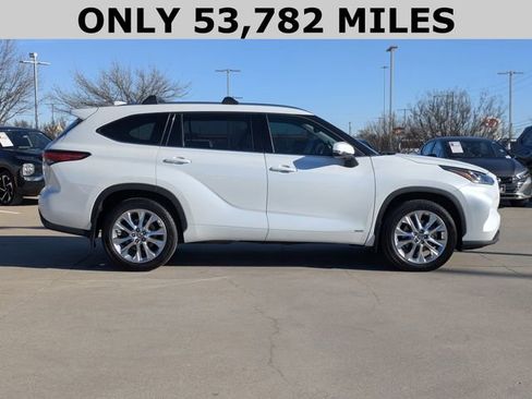 Used 2022 Toyota Highlander Limited image 4