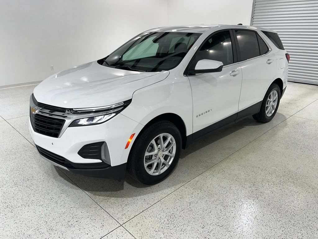 Used 2024 Chevrolet Equinox LT w/ LPO, Floor Liner Package AWD/4WD image 1