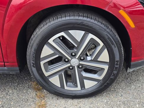 Used 2023 Hyundai Kona SE FWD image 9