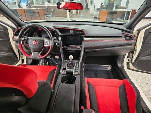Used 2017 Honda Civic Type R image 9
