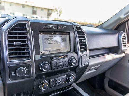 Used 2019 Ford F150 XLT w/ Equipment Group 302A Luxury AWD/4WD image 15