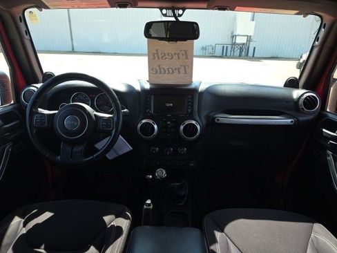 Used 2013 Jeep Wrangler Unlimited Rubicon w/ Dual Top Group AWD/4WD image 14