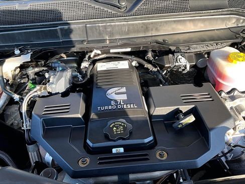 Used 2024 RAM 2500 Laramie w/ Safety Group image 34