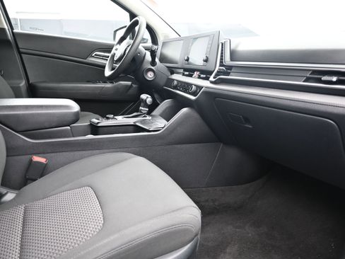 Used 2023 Kia Sportage LX image 26