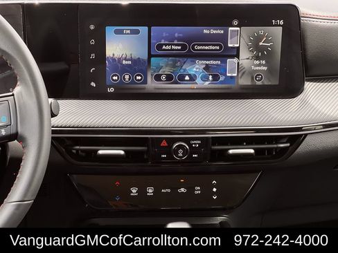 Used 2025 Nissan Kicks SR FWD image 17