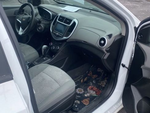 Used 2017 Chevrolet Sonic LT image 19