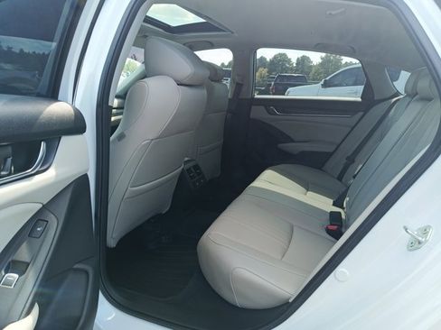 Used 2022 Honda Accord Touring image 17