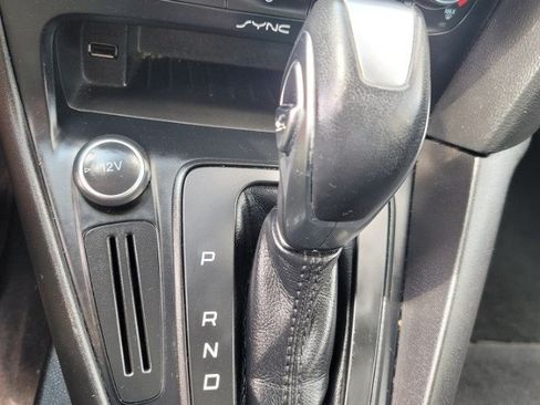 Used 2016 Ford Focus SE FWD image 24