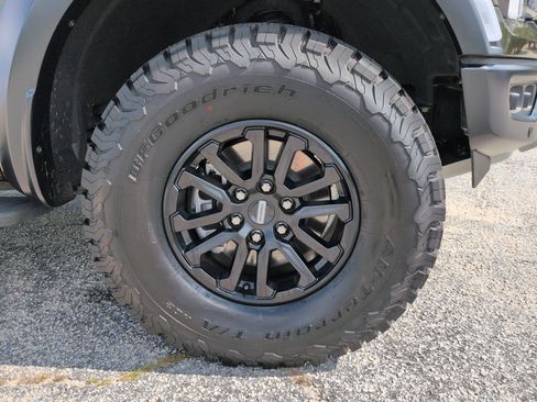 Used 2025 Ford F150 Raptor AWD/4WD image 9