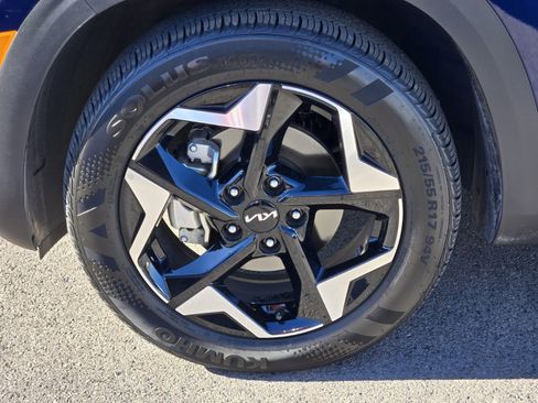 Certified 2025 Kia Seltos EX image 10