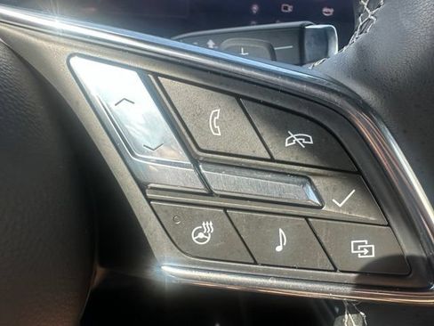 Used 2025 Buick Enclave Sport Touring w/ Power Package FWD image 16