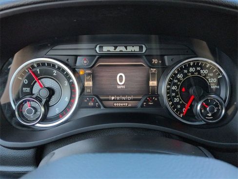 Certified 2022 RAM 3500 Laramie image 31