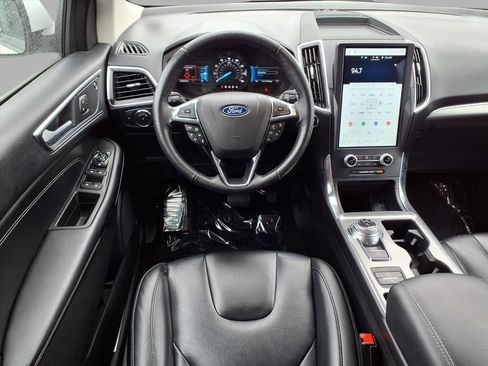 Used 2022 Ford Edge Titanium image 4