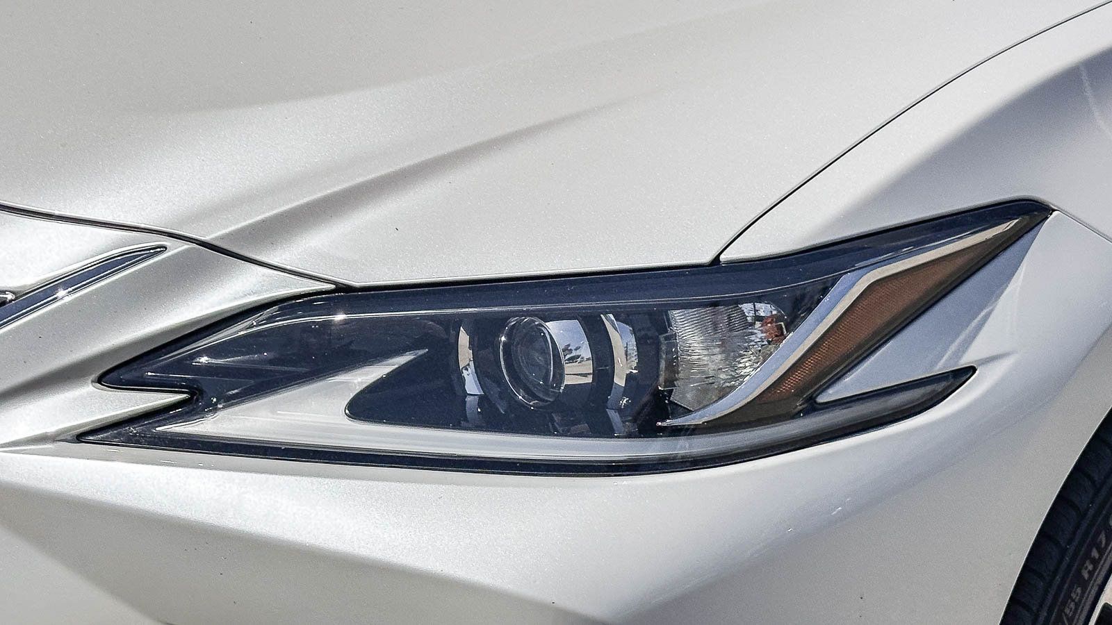 Used 2021 Lexus ES 350 w/ Accessory Package FWD image 5