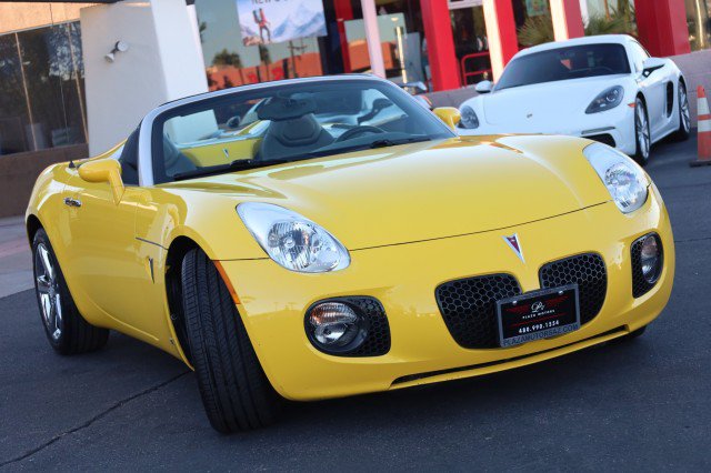 Used 2008 Pontiac Solstice GXP w/ Premium Package RWD image 2