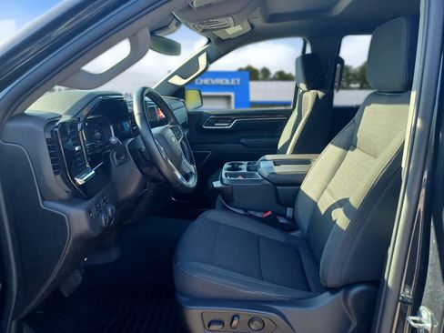 Used 2023 Chevrolet Silverado 1500 LT AWD/4WD image 7