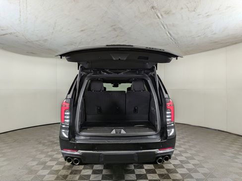 Used 2025 Chevrolet Tahoe Premier AWD/4WD image 10