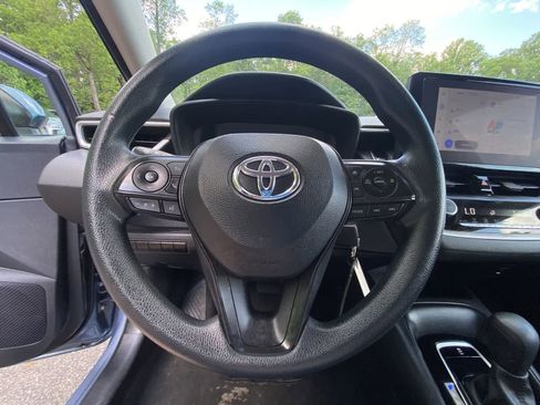 Used 2024 Toyota Corolla LE FWD image 28