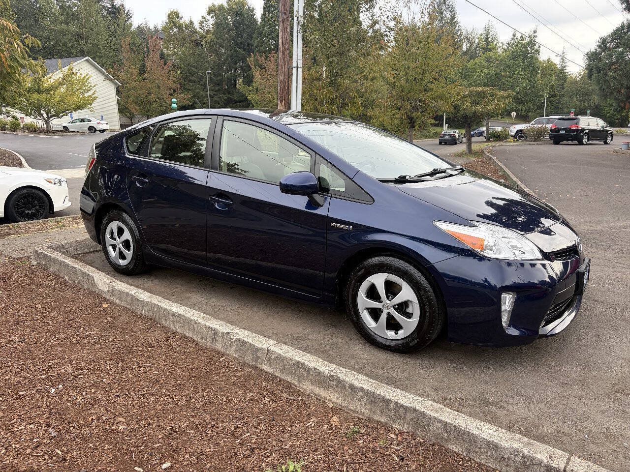 Used 2015 Toyota Prius Three w/ Solar Roof Package FWD image 1